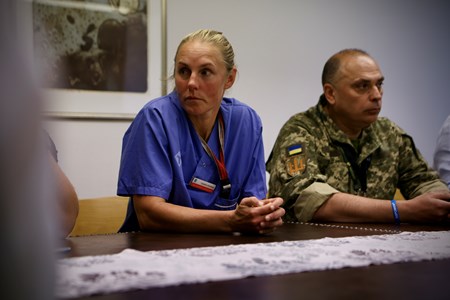 Caroline Holmberg, specialistläkare i Region Västernorrland och överste Bohdan Boichukt