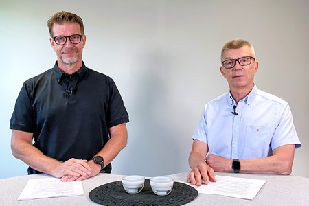 T.f. hälso- och sjukvårdsdirektör Roger Westerlund och kommunikationsdirektör Lars-Erik Marklund.