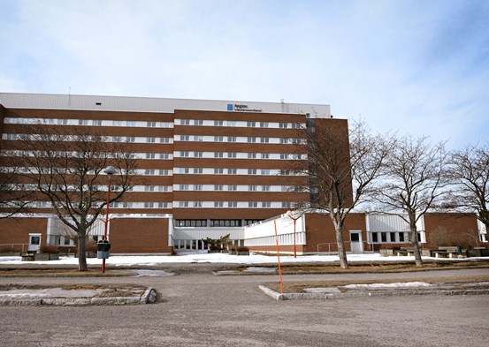 Bilden visar sjukhuset i Sundsvall