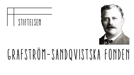Logotyp. Text: Stiftelsen Grafström-Sandqvistska fonden. Till höger ett svartvitt foto, ett porträtt av mustaschprydd man.