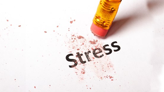 Ordet stress suddas ut med radergummi