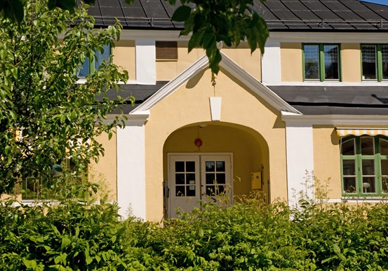 Entré till en byggnad