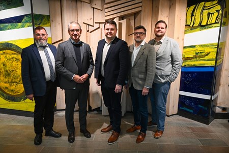Jonny Lundin (C), ordförande för regionala utvecklingsnämnden i Region Västernorrland och samarbetet Botniska korridoren, Roberto Maiorana, generaldirektör vid Trafikverket, Niklas Säwén (S), kommunstyrelsens ordförande i Sundsvall, Jasenko Omanovic (S), 1:e vice ordförande regionala utvecklingsnämnden och Dan Rasmusson (SD), 2:e vice ordförande regionala utvecklingsnämnden