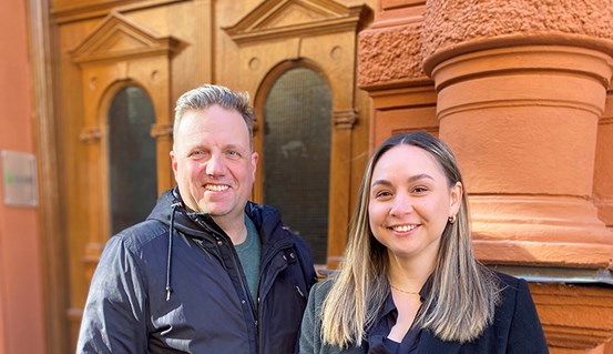 Porträttbilden på David Tengerström och  Emma-Lee Björk vid Energikontoret