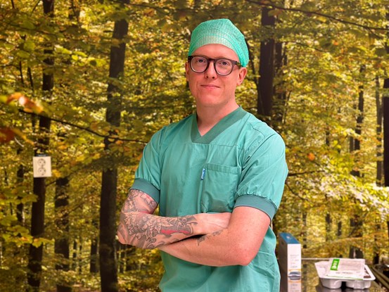 Linus Vestberg är undersköterska på ögonmottagningen i Sollefteå