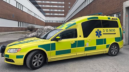 Ambulans utanför sjukhuset i Sundsvall