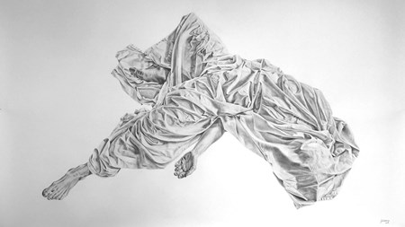 Realistiskt tecknad människokropp inlindad i ett vitt lakan där en hand och en fot sticker ut.