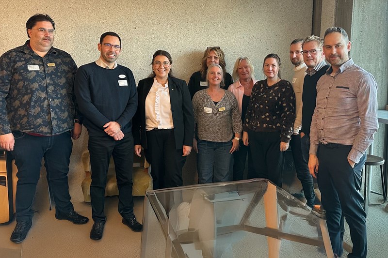 Från vänster: Rikard Holmgren, Mikael Öst, Jennie Sjögren, Johanna Forsgård, Madeleine Börjesson, Anita Söder, Karin Lundberg, Martin Eriksson, Robert Hedlund, Thomas Gustafsson.