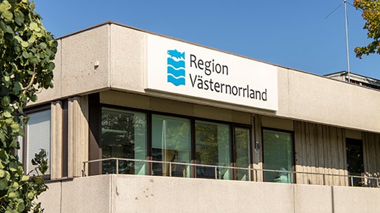 Del av Regionens hus där skylt syns med texten: "Region Västernorrland".