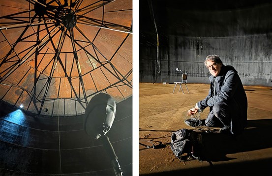 Två foton: Till vänster det rödbruna taket inuti cisternen. Till höger en man med glasögon och grå jacka sittandes på huk framför ryggsäck och kablar i cisternen, ett stort runt utrymme med rostfärgat golv och svarta väggar.