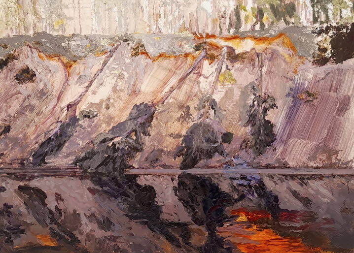 En målning i lila toner där en ravin kantar ett vattendrag.
