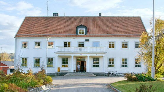 Skolhuset, Ålsta folkhögskola, foto.