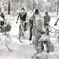 Personer på väg till en cykeltur.