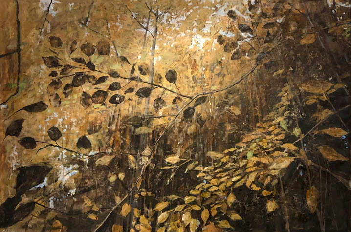 Akrylmålning av Olof Ahlström. En tät skog i gula färgtoner i bakgrunden. I förgrunden kvistar med löv i bruna och gula nyanser. Genom träden kan man skymta en blå himmel. 