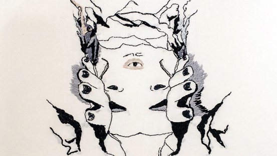 Liselotte Wajstedt, Muođut (faces), broderi. Bilden är beskuren. ©Liselotte Wajstedt.