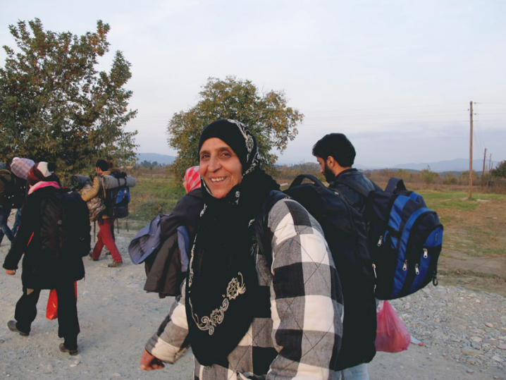 Gevgelija, Makedonien, 15 november 2015, syriska flyktingar på väg från Grekland genom Balkankorridoren mot Serbien, Kroatien, Slovenien