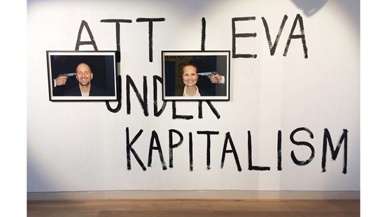 Ola Åstrand, ”Att leva under kapitalism 1 & 2”. ©Ola Åstrand/Bildupphovsrätt 2020. 