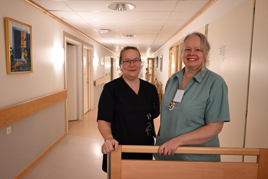 Mervi och Christina, två erfarna vårdhandledare på Lindgårdens korttidsboende i Sundsvall.