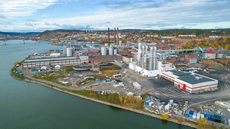 Flygbild över Ortvikens massafabrik