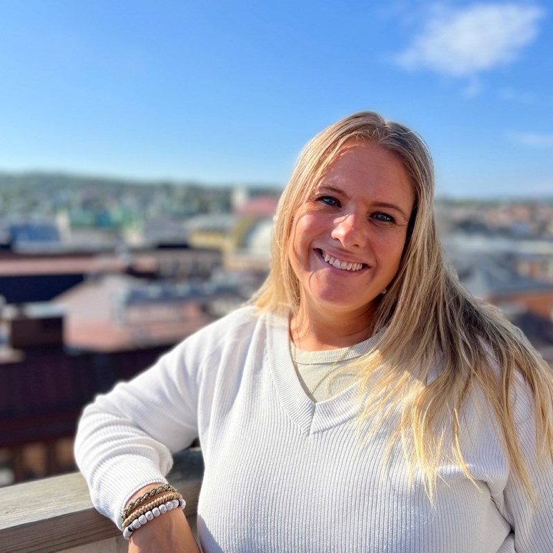 Bild på Charlotta Pollack som är kursansvarig för Allmän kurs Vårdinriktning