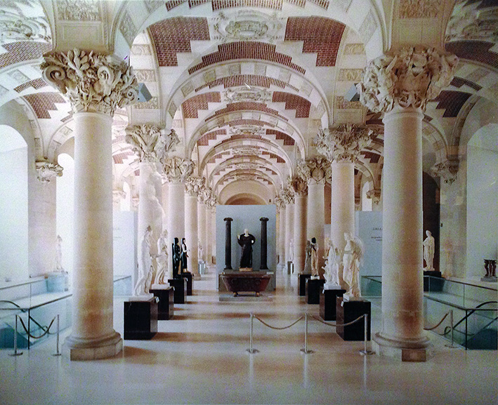 Verk av Candida Höfer, Foto. Musee du Louvre, Paris IX, 2005. ©2015 BUS/Candida Höfer